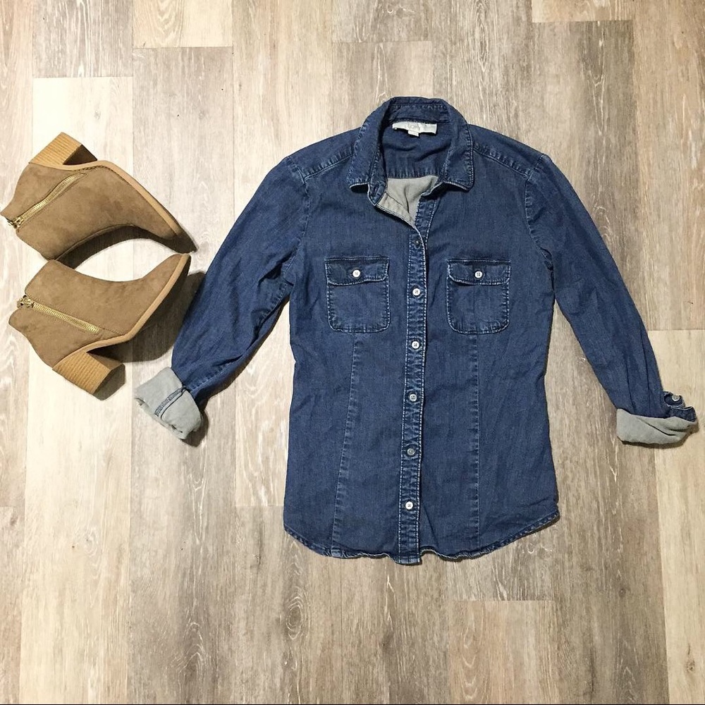 ❗️LAST CHANCE Loft Chambray Button Up